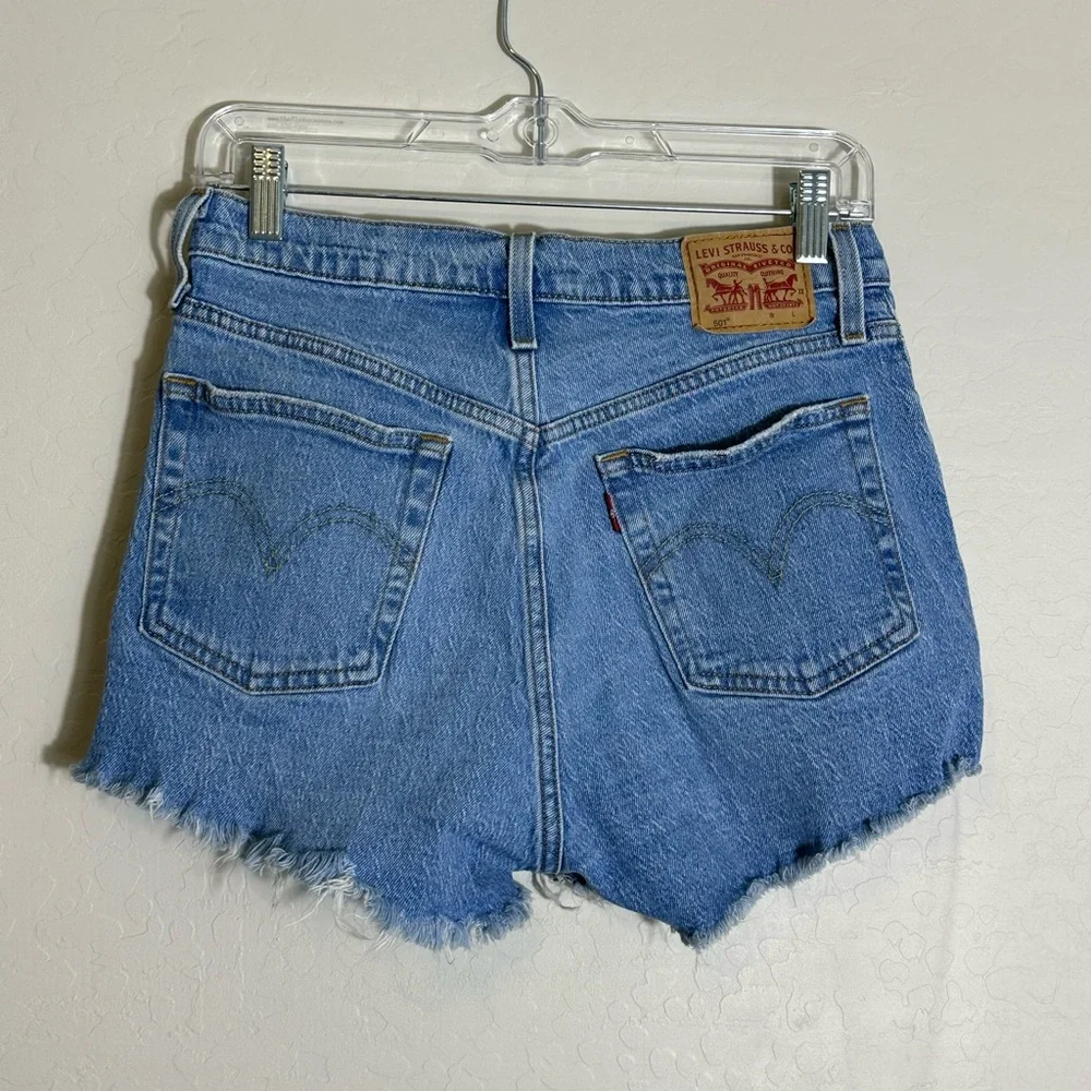Levi’s 501 Women’s Button-fly Cutoff Shorts Size‎ Large destroyed